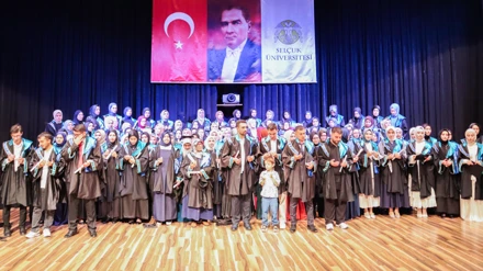 İlahiyat Fakültesinden 232 öğrenci mezun oldu